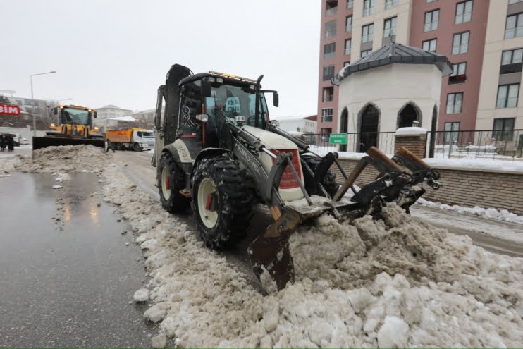 إیپكيولی بلدييسي’نده كارله موجادله سورويور