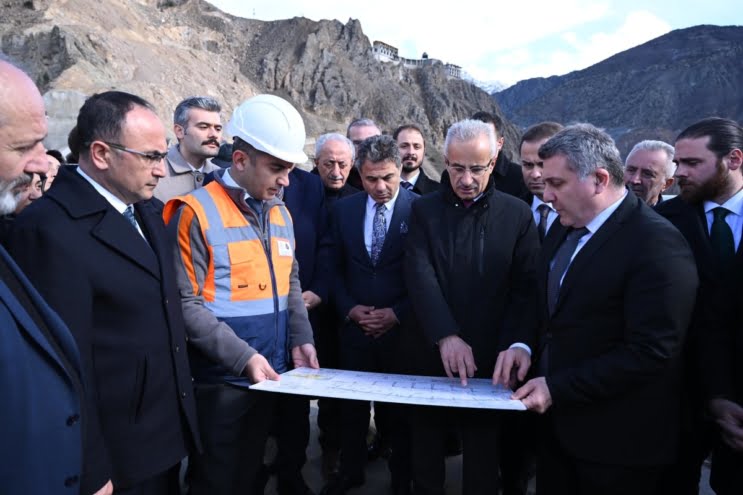 اولاشتيرمه و التياپي باكاني ابدولكادر اورالوگلو: يوسوفلي وييادوگی نیسانده اچيلييور