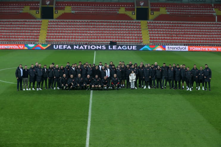 ا ميلي تاكيميميز، اوفه اولوسلار ليكي’نده كالر كارشيسينده