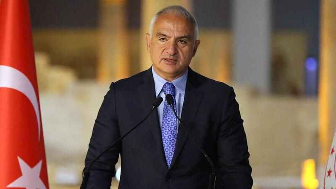 باكان ايرسوي: “١٥ تموز’ده ميلتيميز سادجه فتو’يی دگل، كوكلاجيلاري ده پوسكورتو”