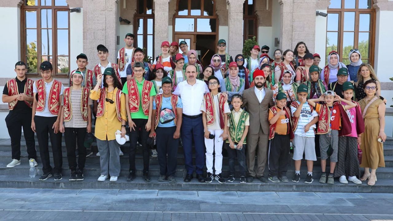 كونيا’ده وزل كنچلر ياز اوكولی إیله هم ايگلنييور هم وگرنييور