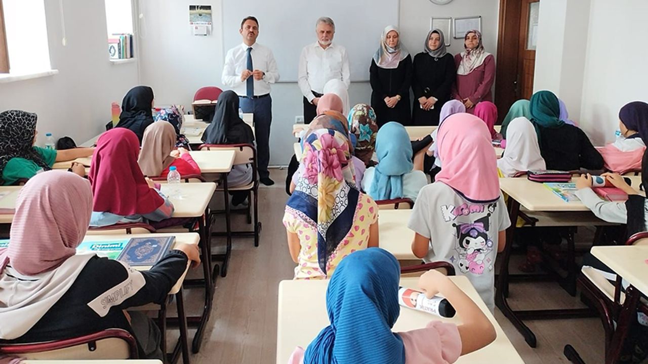 كايماكام ايرميش’تن كور’ان وگرنن چوجوكلاره زييارت