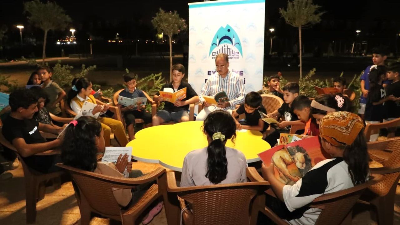 باشقان كوش، كزيجی كوتوفانه ايتكينليگينده چوجوكلار و كنچلرله بولوشتی