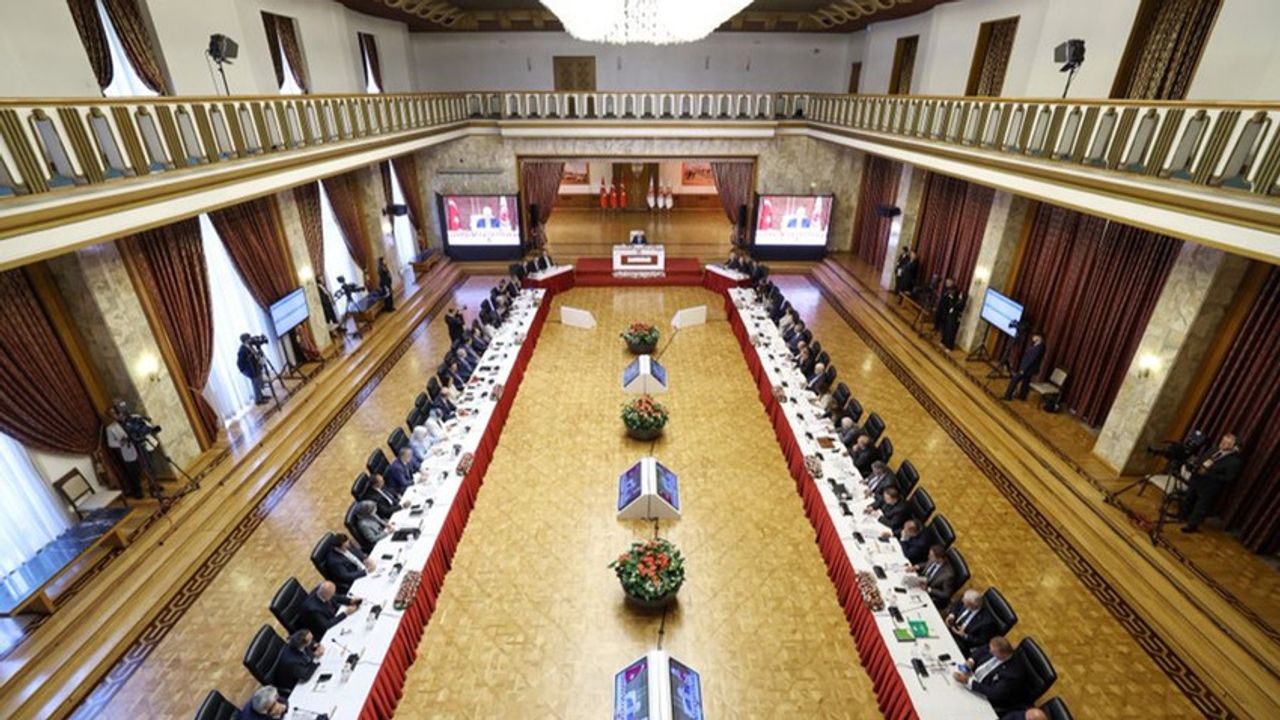 تشپ’نين كوميسيون اويه ساييسي ایی پارتي’نين ايريلماسييله ١١’ه يوكسلدي