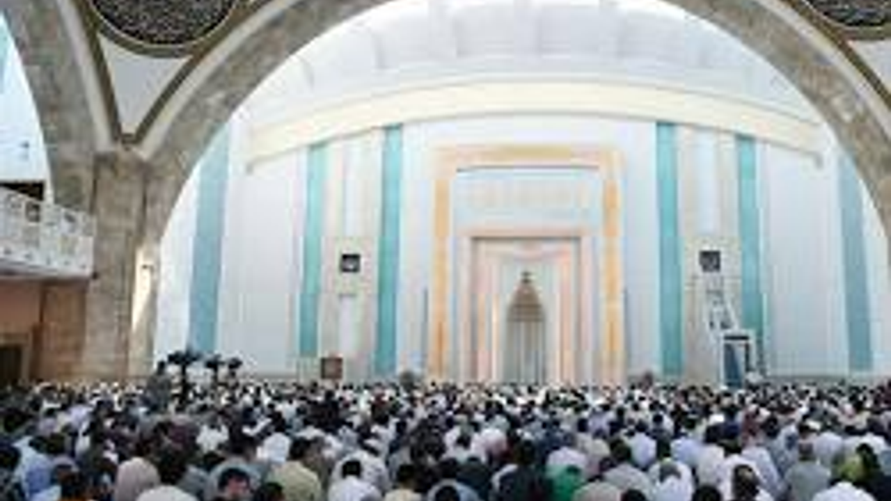 دييانت’ين ميراس هوتبسينه موهالفت و كادين وركوتلرينده تپكي: هوتبه كادينلاره سوچ نيتليگينده