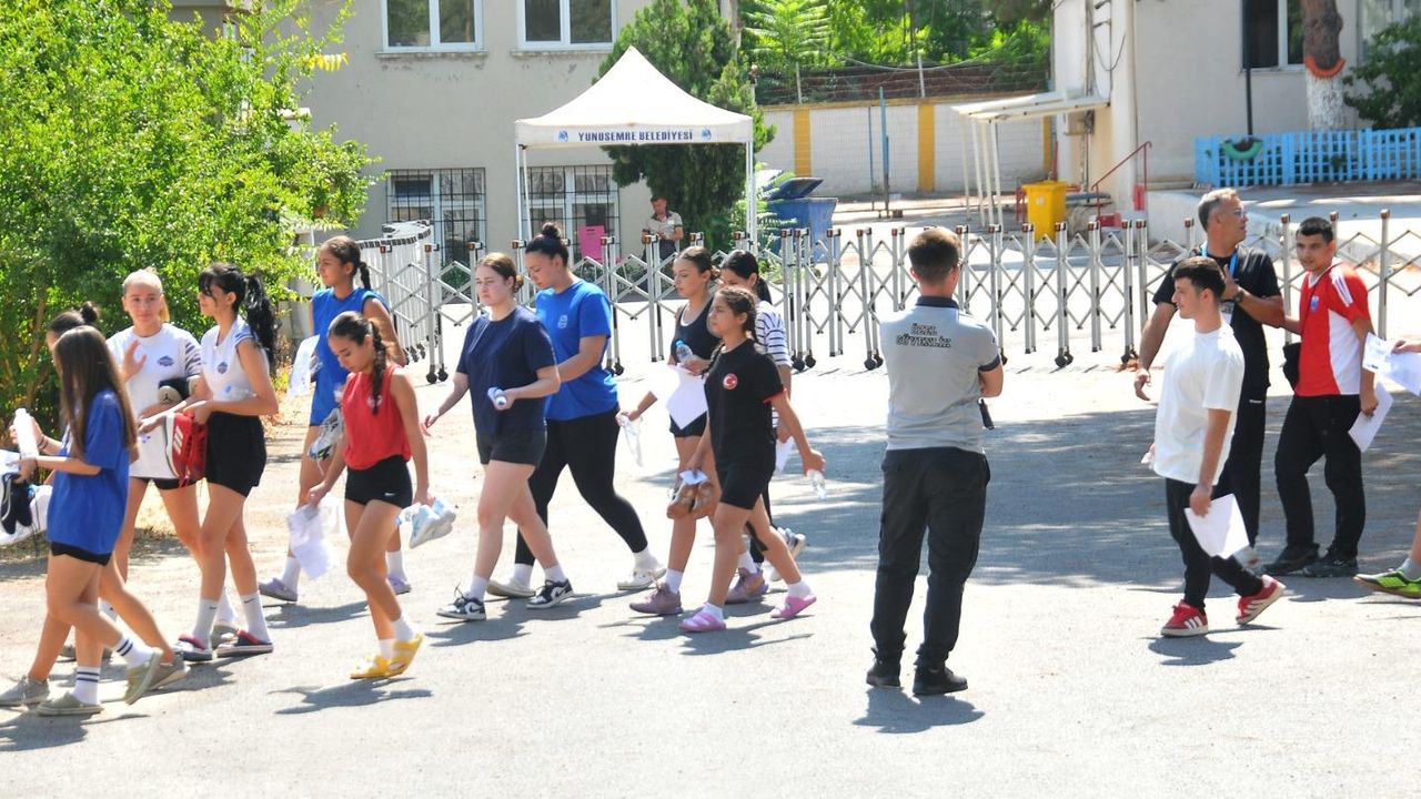 سپور فاكولتلرينه كيريش يتنك سيناولارينه إیلكي هر كچن ييل ازالييور