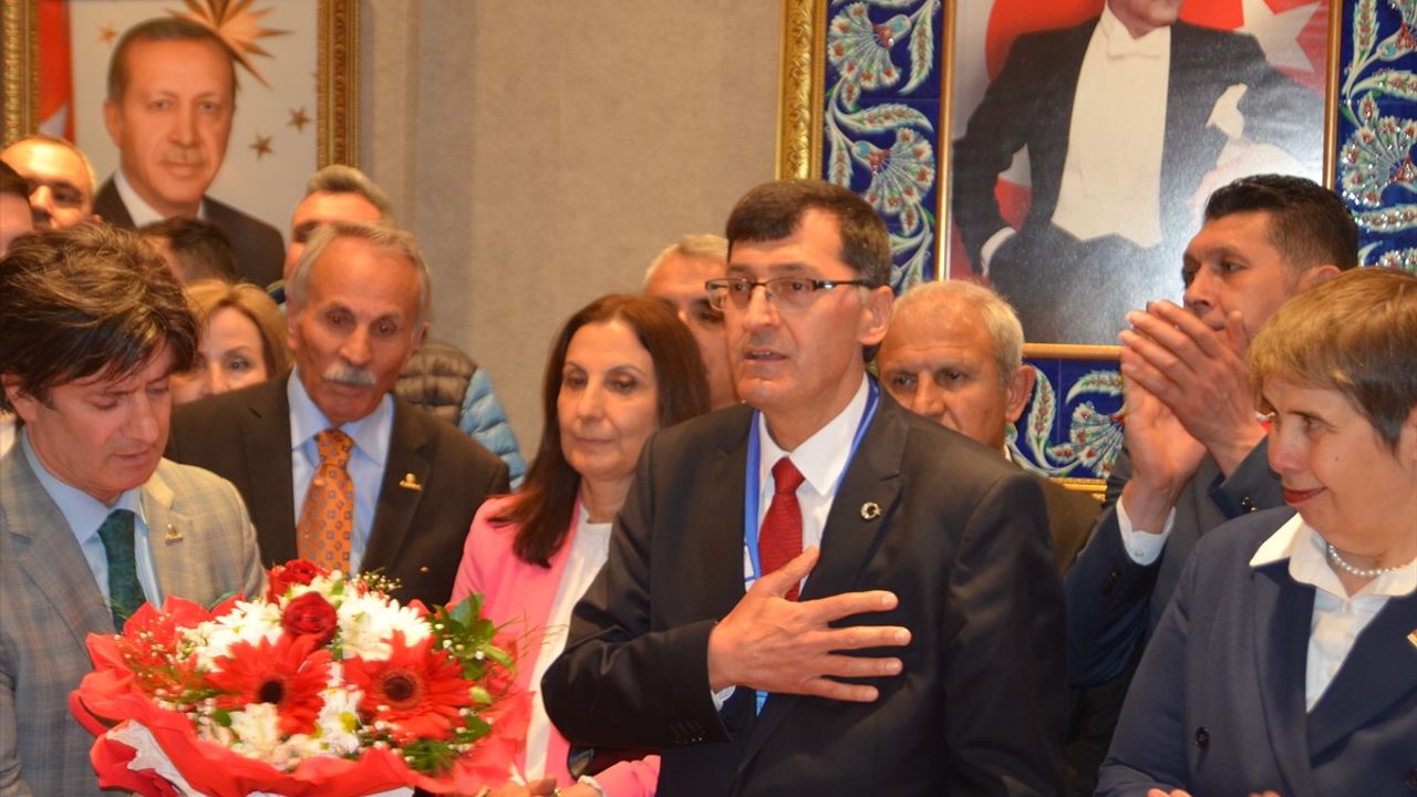 كوتاهيه بلدييه باشقاني كاهوجی’دن اقپ’يه كچگي إیديالارينه يانيت: تامامن اسيلسيز