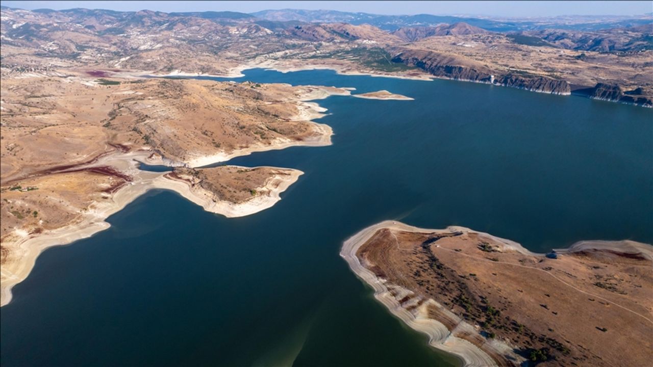 انكارا’داكي باراژلارده دولولق اوراني دوشتی