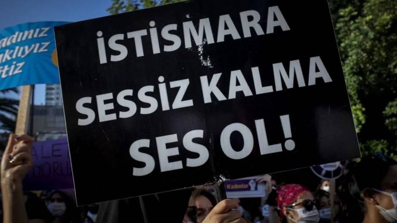 ١٥ ياشينداكي چوجوگون إیستيسمارينده سس كايدي “هوكوكه ايكيري” ساييلدي: يرل ماهكمه ديرندي ١٢ ييل هاپيس زاسي وردي