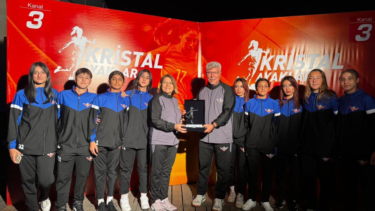 مانيسا’يه “كريستال اياكلار” ودولی