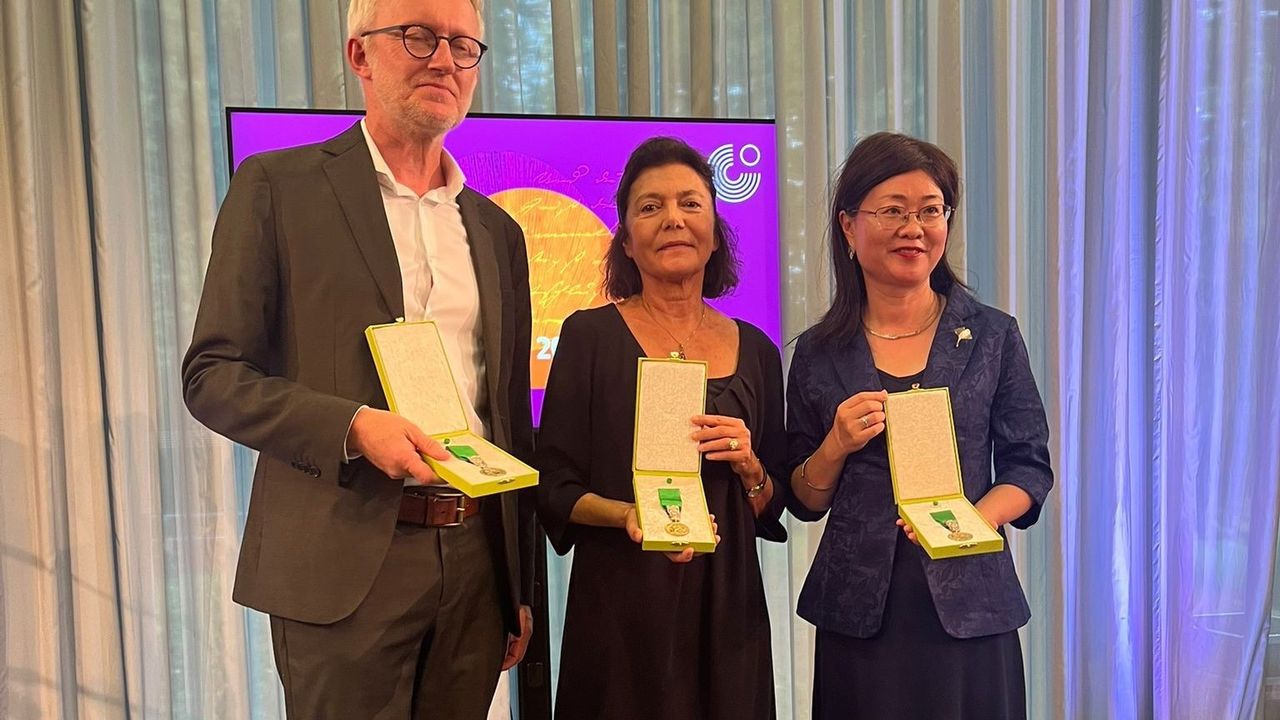 اوسمان كاوالا’يه وريلن كوذه مادالياسي’ني ايشي پروف. عائشة بوگره الدي