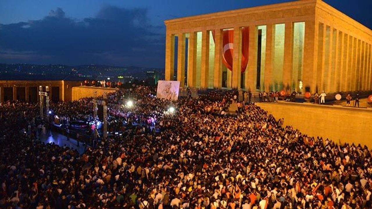 ٣٠ آغستوس زافر بايرامي جوشكوسی توم يورته ايتكينليكلرله كوتلاناجاك