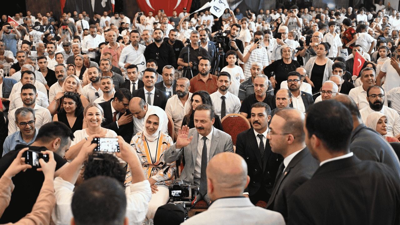 سيياست ايتيگيني يوق سايان، سوييسيز اوسلوپله ياپيلان تپكيلره اسله ايني ديله كارشيلق ورمايگيز