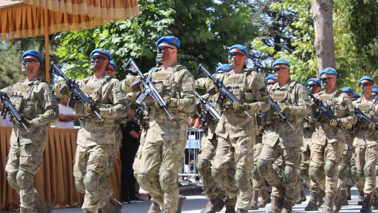 ٣٠ آغستوس زافر بايرامي’نين ١٠٣. ييل دونومی مالاتيا’ده جوشكويله كوتلاندي