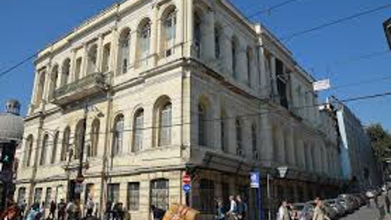 وان ييو’لی در. ايركين ساري’دان تاریخه إیشيك توتاجاك ‘وان باسين موزسي’ ونريسي!