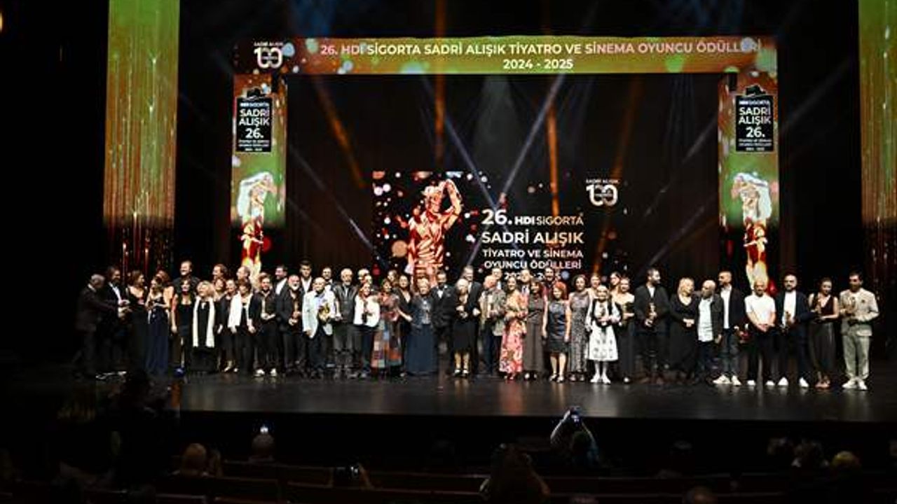 سادري اليشيك تيياترو و سينمه اويونجی ودولري ساهيپلريني بولدی