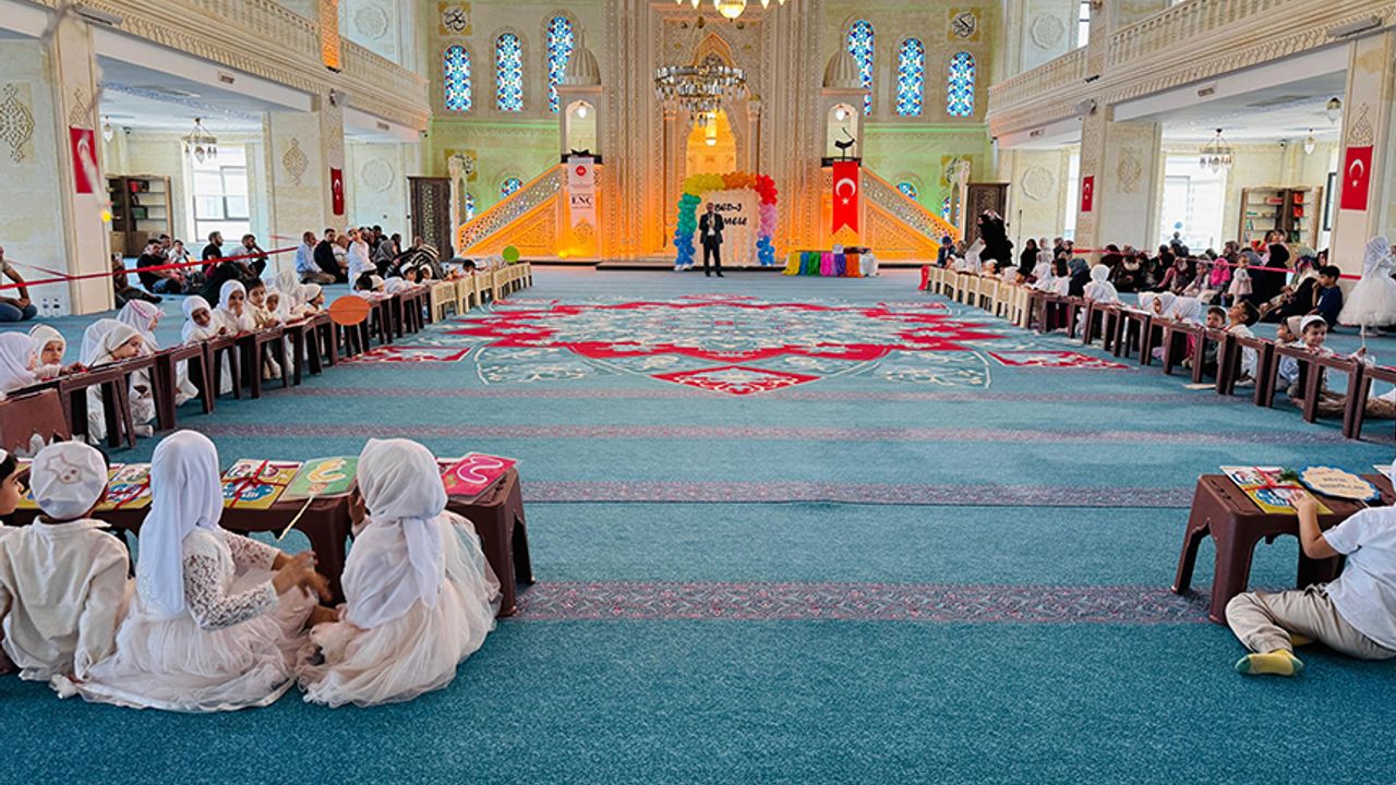 دييارباكير’ده مينيكلر بد-ي بسمله إیله درسباشي ياپتي