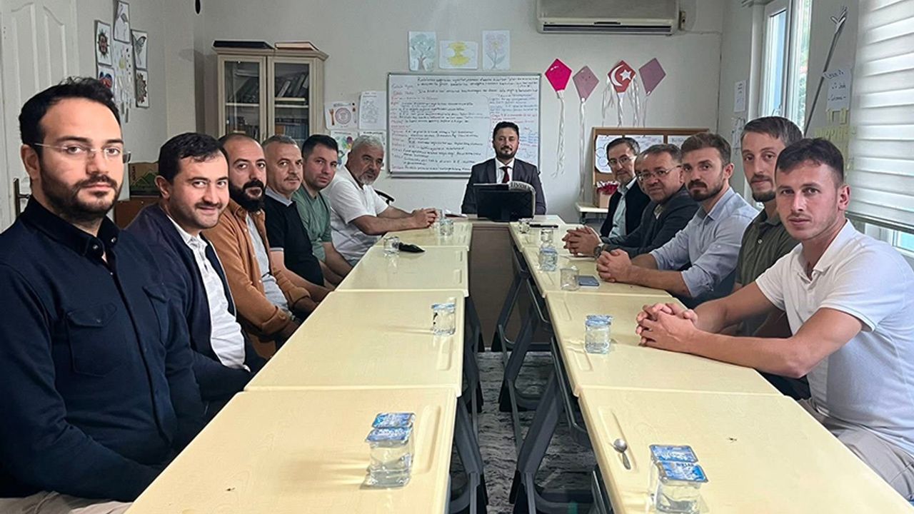 ياكاكنت’ته دين كوروليلري كيتاپ موزاكرلرينده بولوشويور