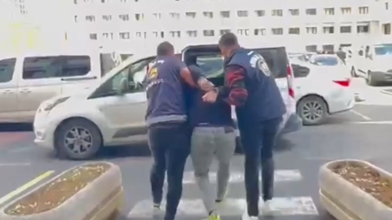 كومدين ايكمن شيمشك، ‘ديني دگرلره هاكارت’ ايتيگي كركچسييله توتوكلاندي