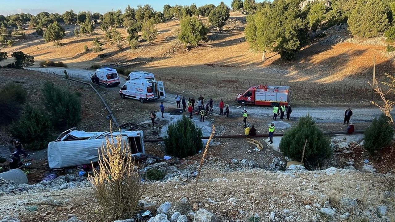 مرسين’ده إیشچي سرويسي شارامپوله دوريلدي: ٥ ولو، ١٤ يارالي