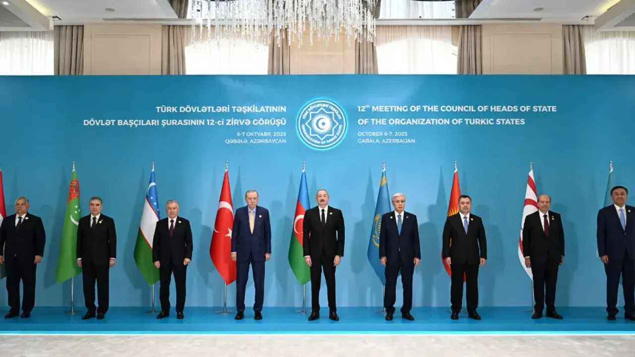 تنزيله روستمهانلي يازدي: تورك دونياسينين كالبي كبل’ده اتي