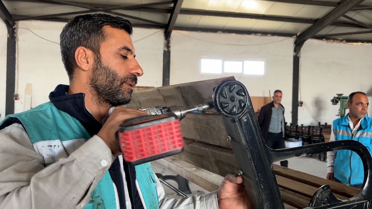 ايييوبييه بلدييسي’نين اورتيمي ممنونييتله كارشيلانييور