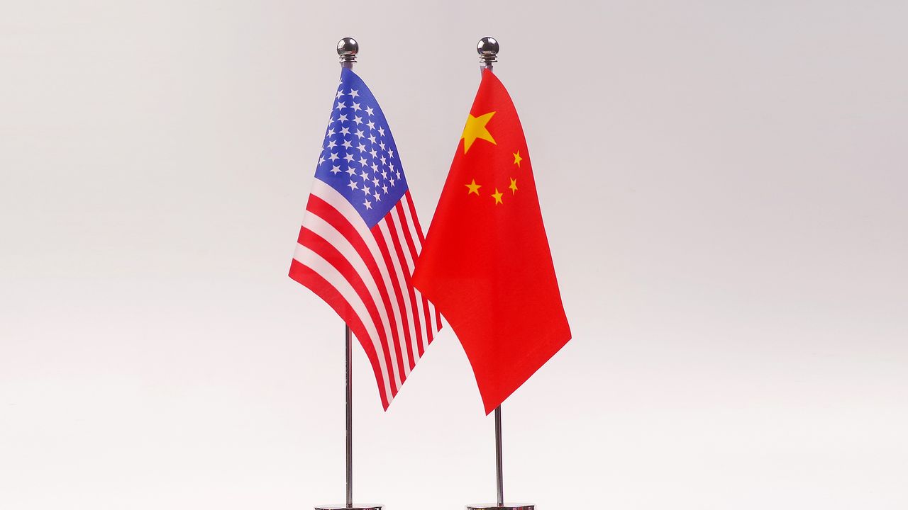 چين جمهورباشقاني يارديمجيسي، ابد اوركون سناتوسی باشقاني إیله كوروشتی