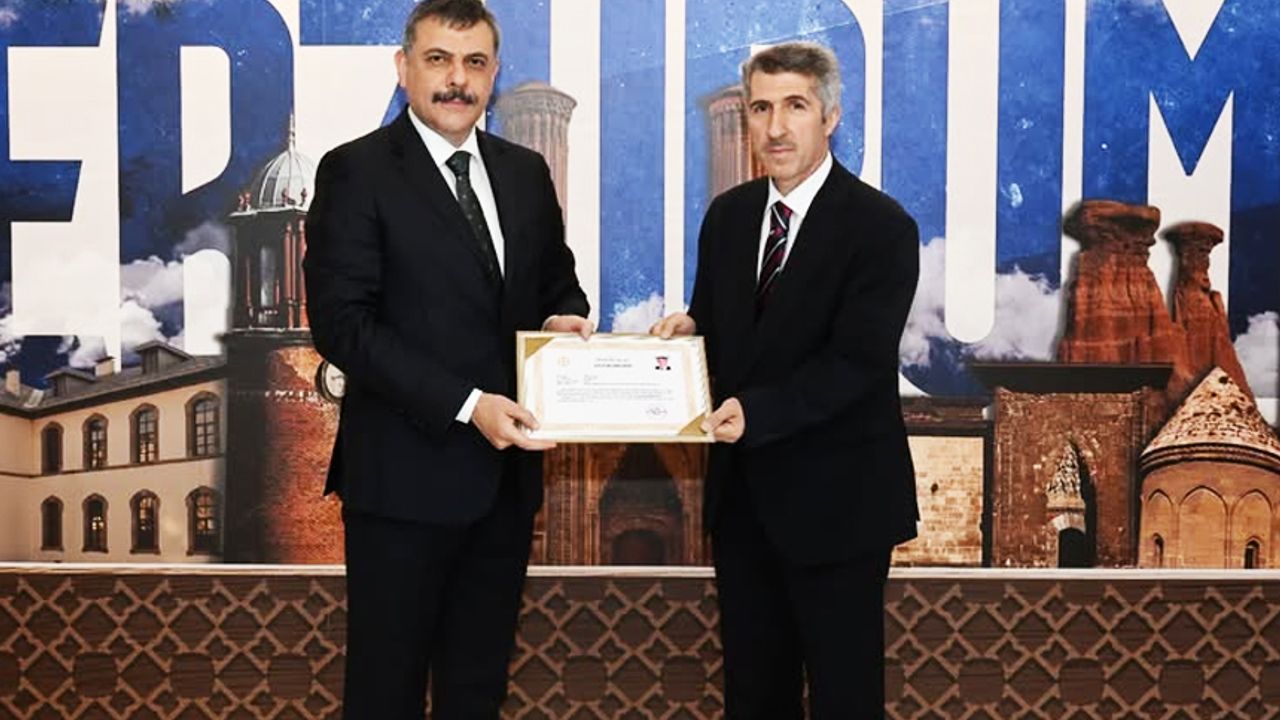 پروف. در. كوچاق، دييانت اقادميسي’نه وده ايتي