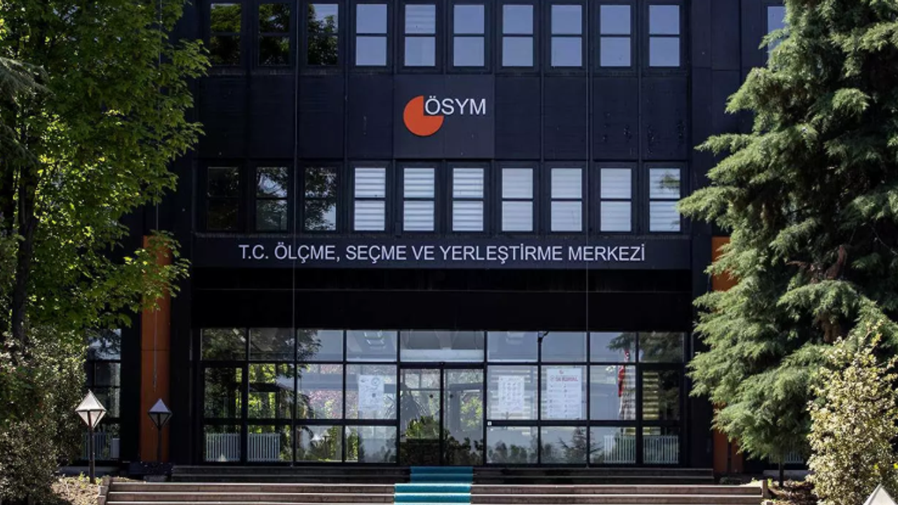 سايماز’ين يكس إیديالارينه يالانلاما!