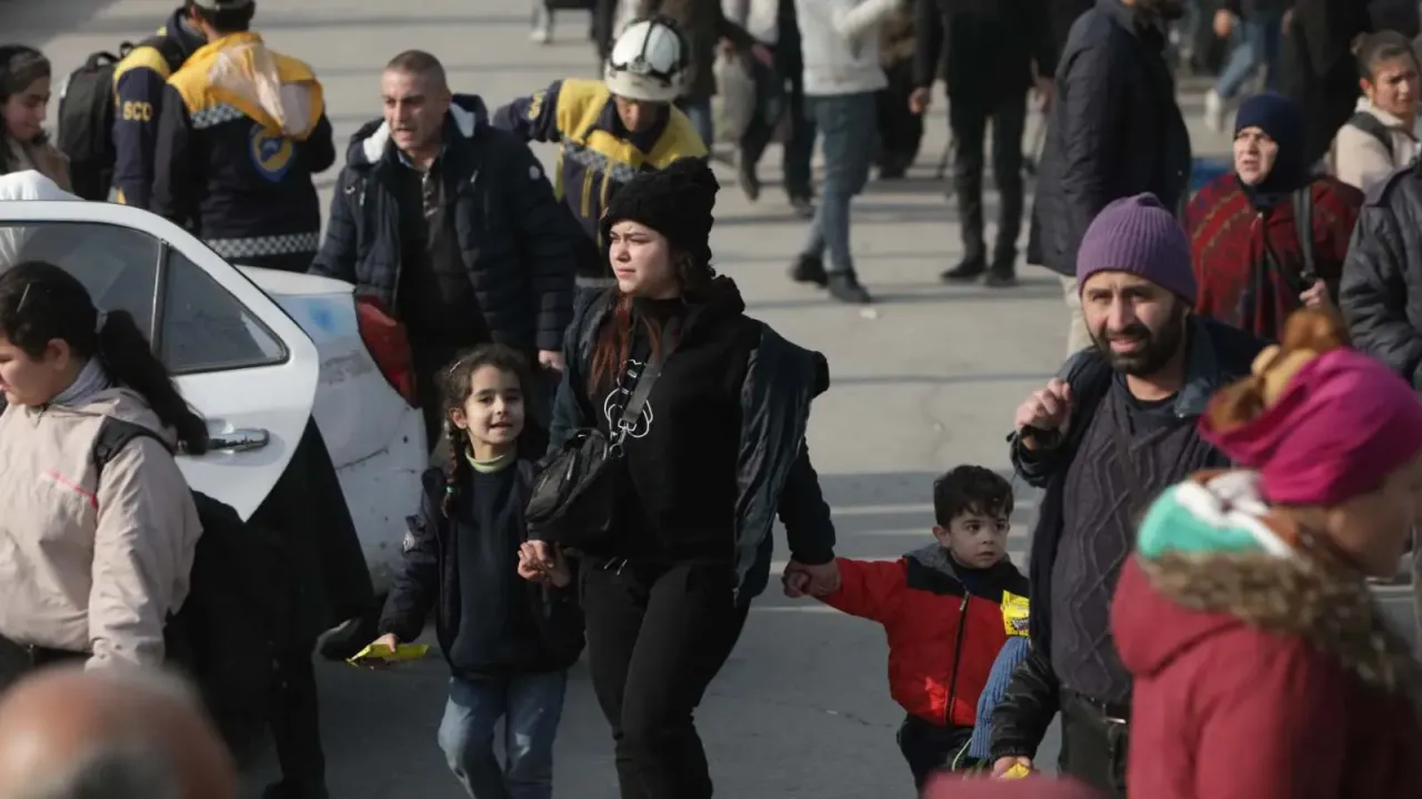 إینكيلتر’دن هالپ’تكي چاتيشمالاره تپكي: درين اينديشه دويويوروز