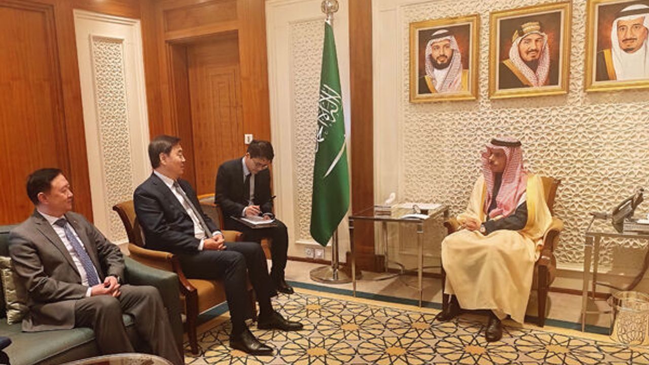 چين’ين اورتادوگی وزل تمسيلجیسي، ريياد’ده ديپلوماسي ترافيگيني سوردورويور