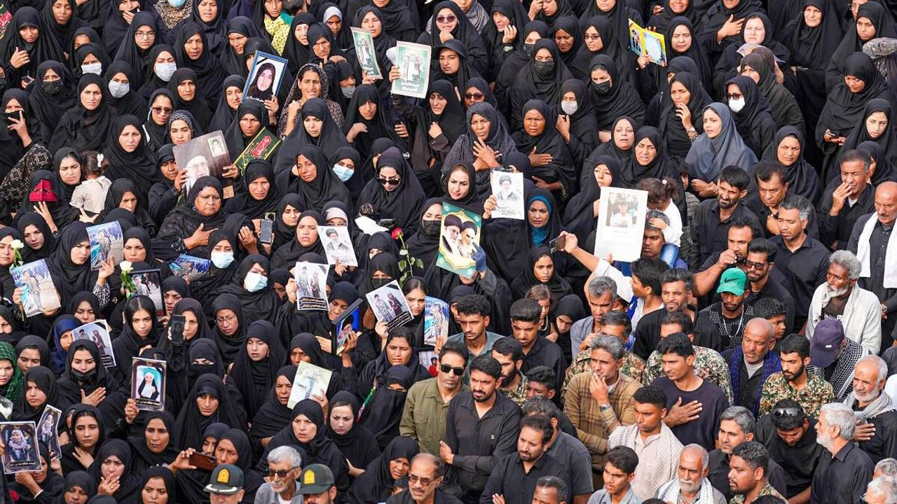 إینسان هاكلاري إیزلمه وركوتو: ابد و إیسرايل ميناب’داكي اوكول سالديريسينين سوروملولوگونی اوستلنملي