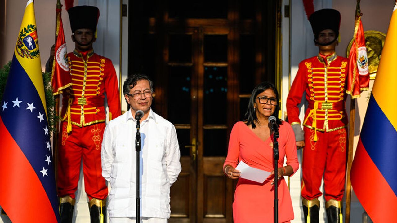 پترو، ونزولا’ده رودريكوز إیله كوروشتو!