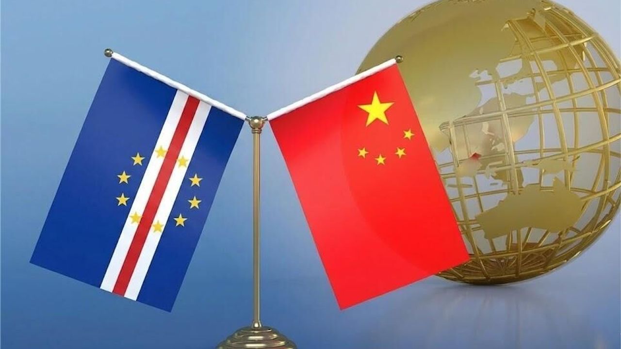 چين إیله يشيل بورون آطەلاري اراسينده ٥٠ ييللق دوستلوك!