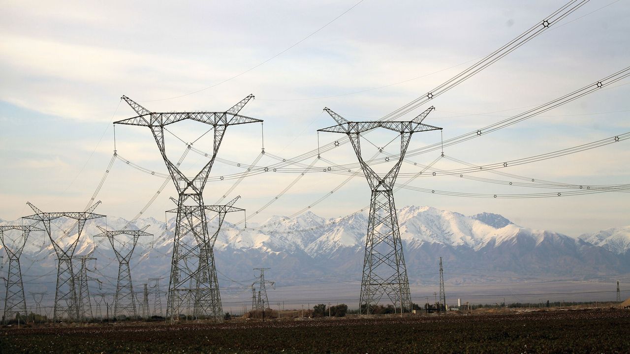 چینڭ اڭ بویوك ٧٥٠ قو الکتریگ آغی کسینژیانگدە قورولدی – Çin’in en büyük 750 kV elektrik ağı Xinjiang’da kuruldu