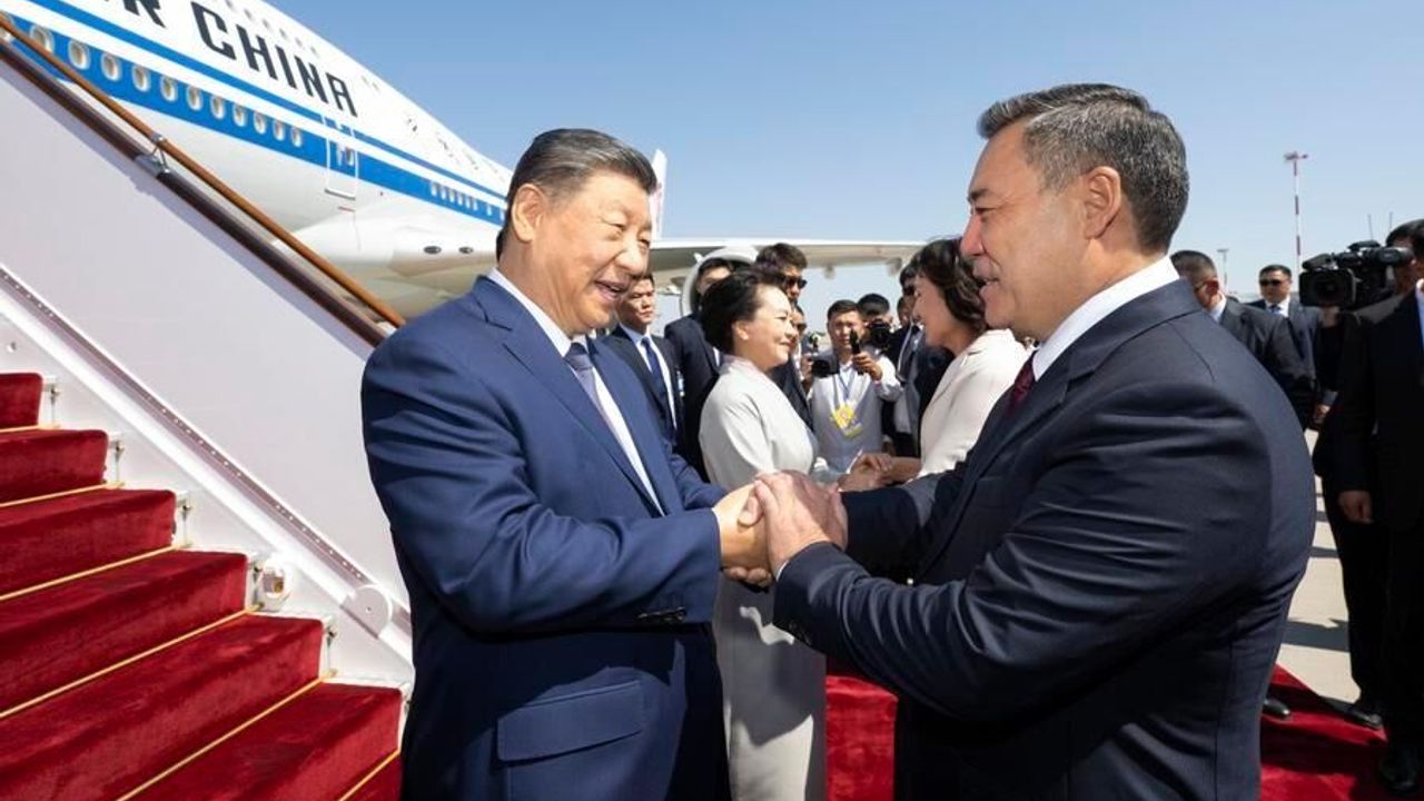 کسی ژڭپڭك: چین، قیرغیزستان ایلیشکیلری آلتین دونمی یاشییور – Xi Jinping: Çin, Kırgızistan ilişkileri altın dönemi yaşıyor