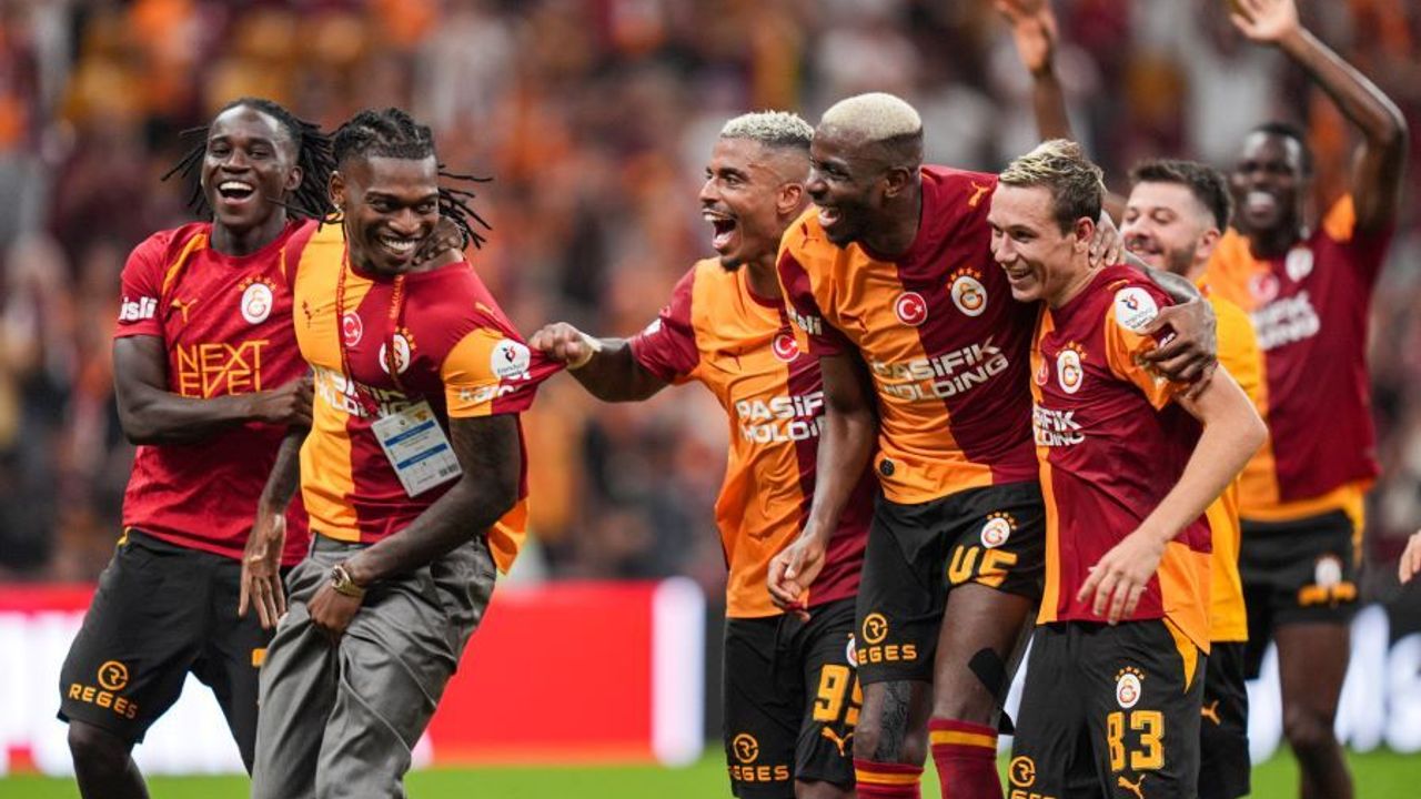 غلطەسرای، گوزتەپەیی ٣-٢ مغلوب ایتدی – Galatasaray, Göztepe’yi 3-2 mağlup etti