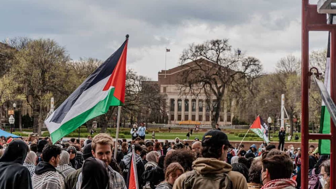 عبد أونیورسیتەلرنده اسرائیلە تپکی بویوییور: یوزدە ٧٤ “صوی قیریم” دیدی – ABD üniversitelerinde İsrail’e tepki büyüyor: Yüzde 74 “soykırım” dedi
