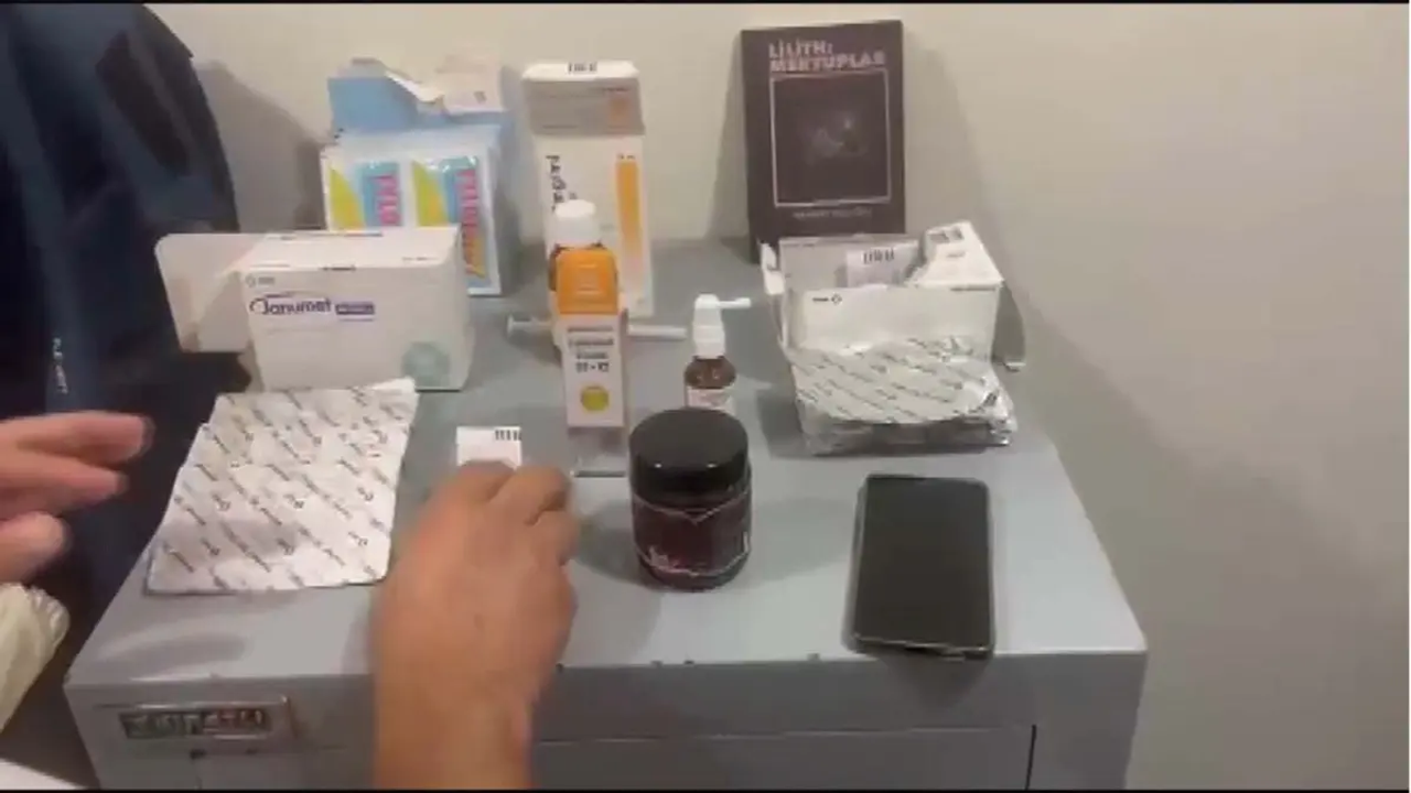 احباب درنگی قصعهسی آچیلدی: آلتین یرینه علاج و کتاب چیقتی