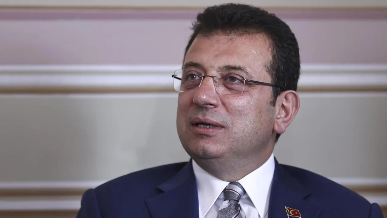 اکرم ایمام اوغلی جخپدن استعفا ایتدی: “یڭی بر یول اجییورز”