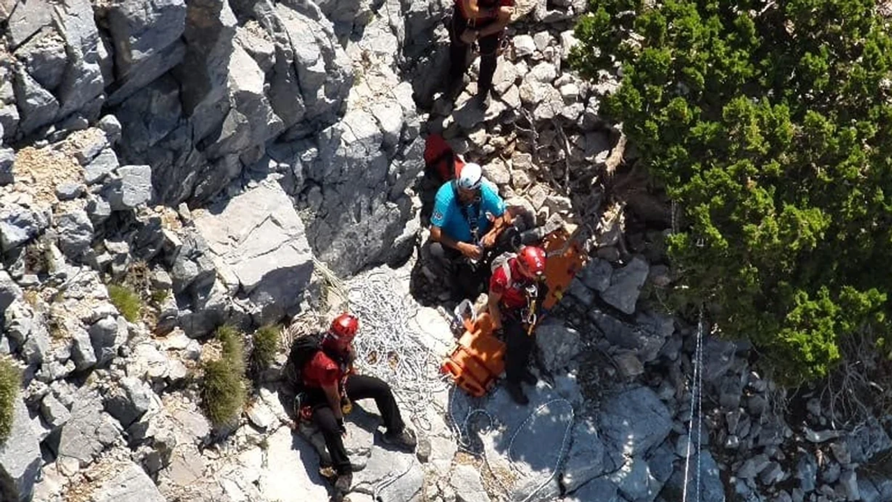 أولودەنیزدە پاراشوت قضاسی: ٢ أولو – Ölüdeniz’de paraşüt kazası: 2 ölü