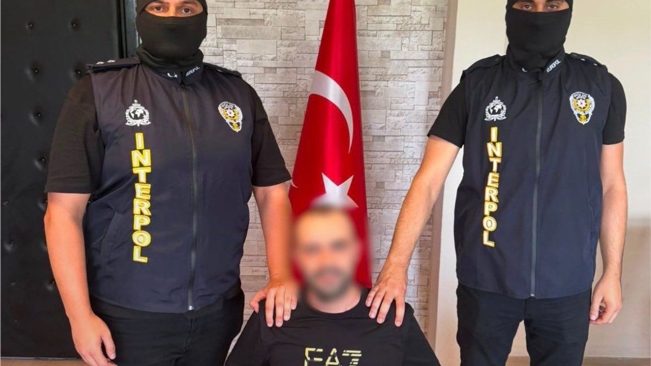 “رەدکیتلەر” و “ارطوغان آیقوت” صوچ أورگوتلرینڭ الەباشلاری تورکیهیە اعاده ایدیلدی