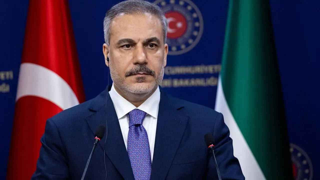 خاقان فیدان لیبیه طورنە چیقییور