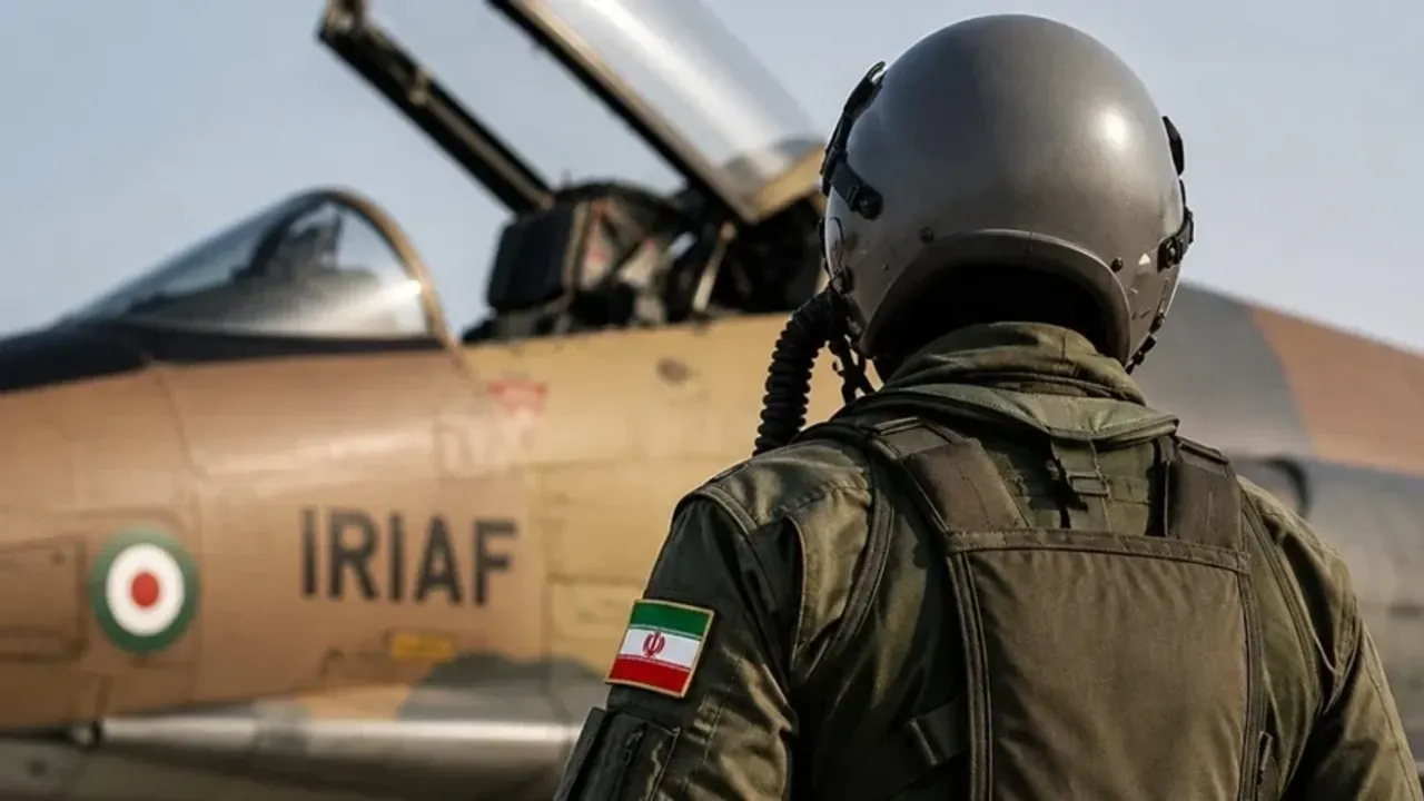 قطاردن اونای چیقتی: ایران أوچ پیلوتله گوروشەجك görseli