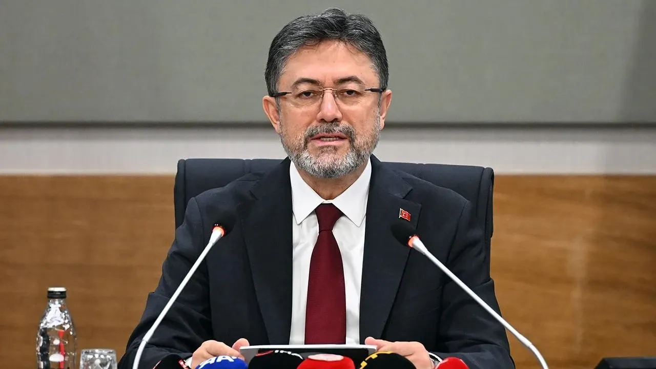 باقان یوماقلیدن اورمان یانغینی اویاریسی: ٢٨-٣٠ آغستوسە دقّت – Bakan Yumaklı’dan orman yangını uyarısı: 28-30 Ağustos’a dikkat