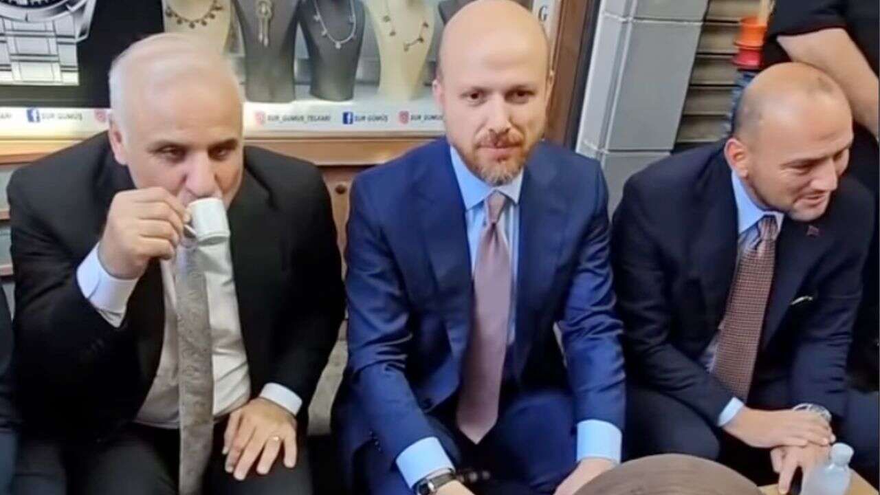 بلال ارطوغاندن طرفدارە نت مساژ: “باریشە طاش قویانلاری افشا ایتسین” – Bilal Erdoğan’dan taraftara net mesaj: “Barışa taş koyanları ifşa etsin”
