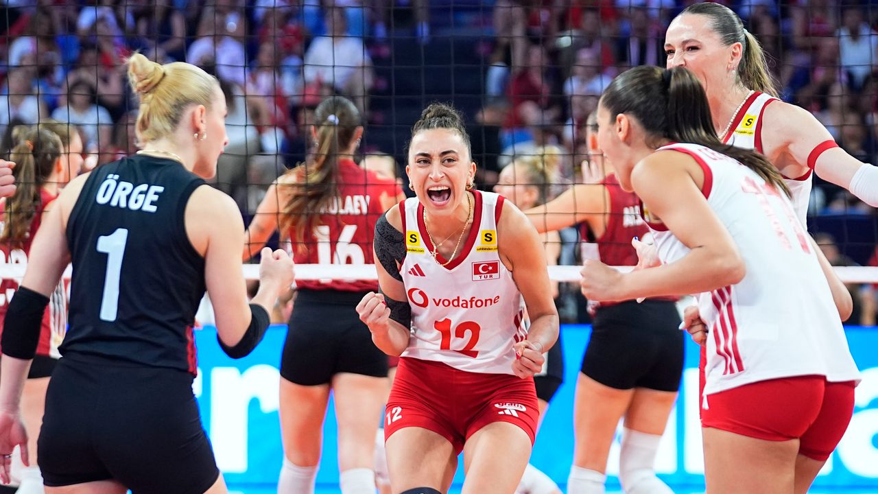 فیلەنڭ سلطانلری آلمانیەیی ٣-١ ینارك یاری فینالە یوکسلدی – Filenin Sultanları Almanya’yı 3-1 yenerek yarı finale yükseldi