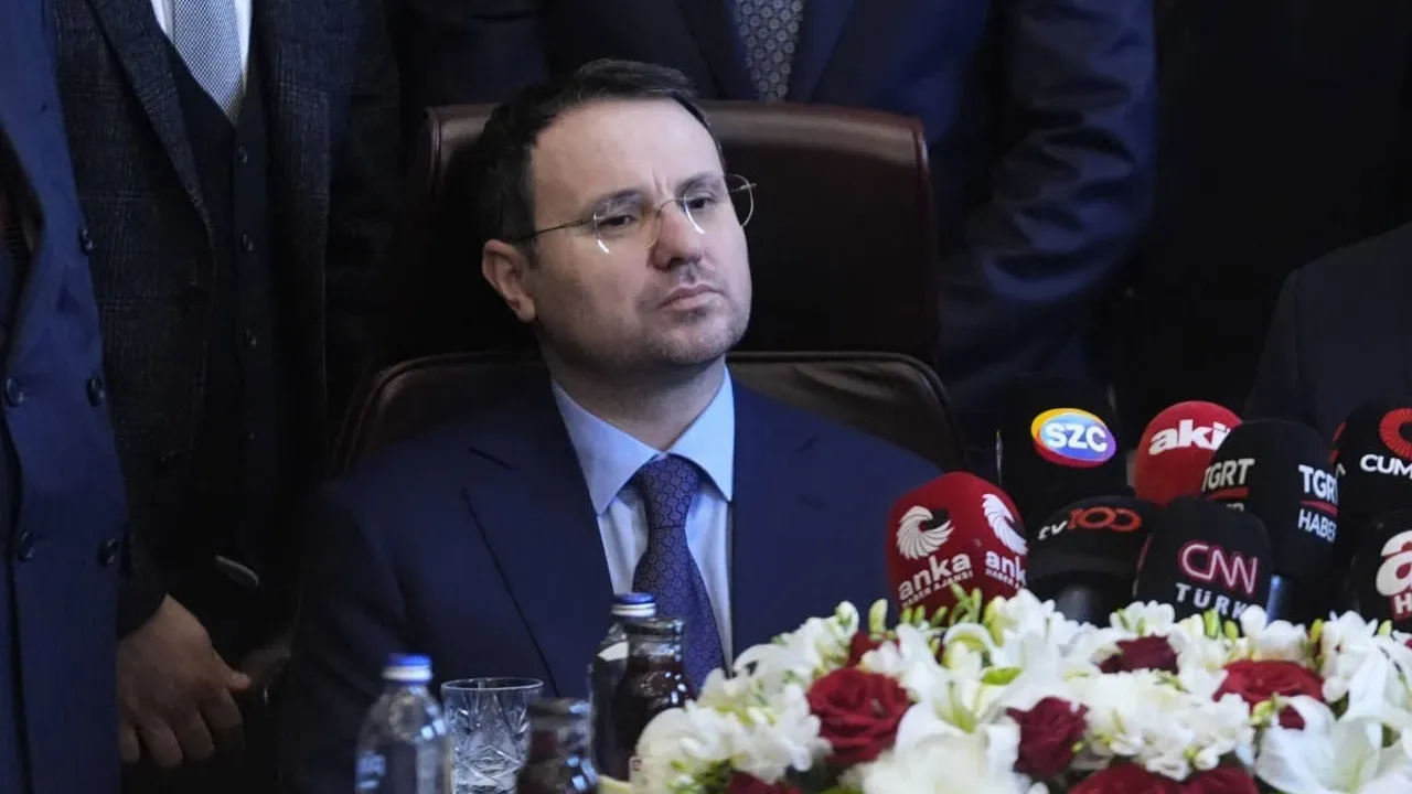 باقان گورلكدن گلستان طوقو آچیقلامسی: کیمیاسال مادەیله یوق ایدیلمش اولابیلیر – Bakan Gürlek’ten Gülistan Doku açıklaması: Kimyasal maddeyle yok edilmiş olabilir