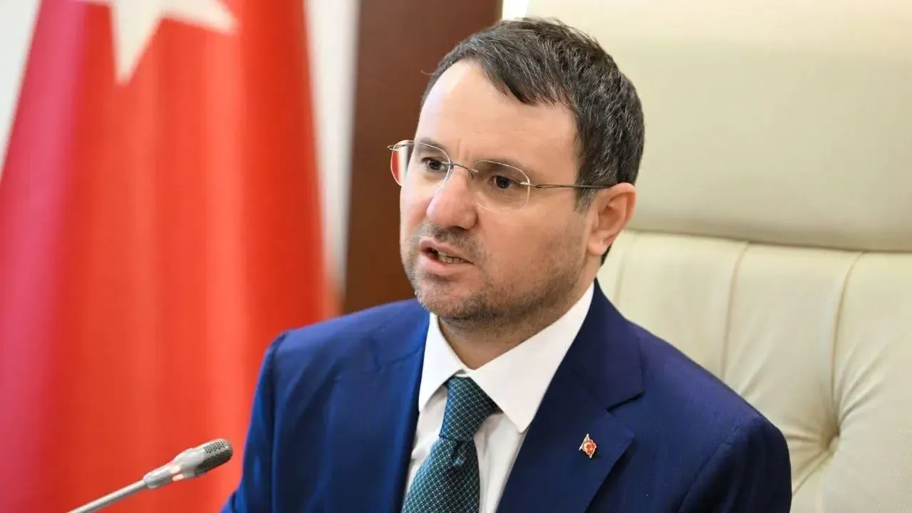 باقان گورلك دویوردی: دربی أوڭجەسی یاسا طیشی باحث اوپەراسیونی دوزنلندی – Bakan Gürlek duyurdu: Derbi öncesi yasa dışı bahis operasyonu düzenlendi