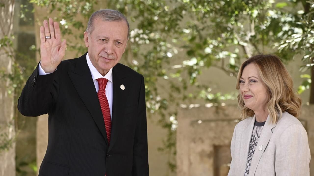 ارطوغاندن رقور قران میلونییە تبریك – Erdoğan’dan rekor kıran Meloni’ye tebrik
